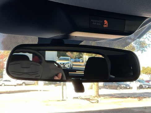 Used 2025 Nissan Kicks SV image 27