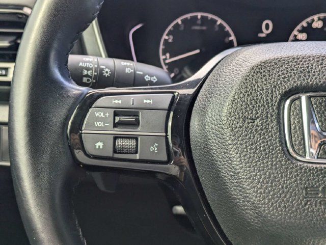 Used 2025 Honda Pilot Touring image 29
