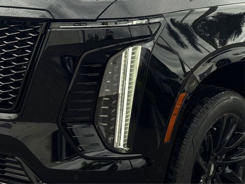 New 2026 Cadillac Escalade ESV Sport w/ LPO, ONYX Package AWD/4WD image 13