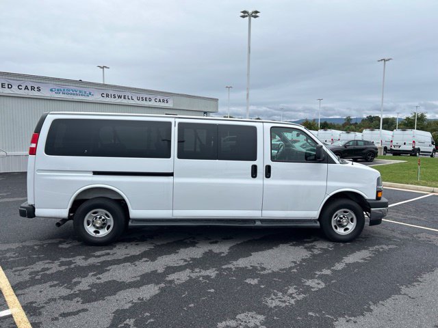 Used 2025 Chevrolet Express 3500 LT w/ LT Preferred Equipment Group RWD image 6