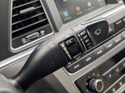 Used 2017 Hyundai Sonata SE image 29