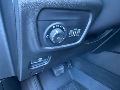 Used 2021 Jeep Grand Cherokee L Overland w/ Luxury Tech Group IV AWD/4WD image 22