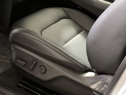 New 2025 Kia EV6 Wind image 12