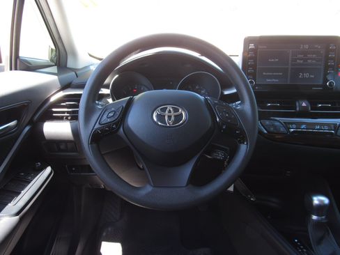 Used 2021 Toyota C-HR LE FWD image 22