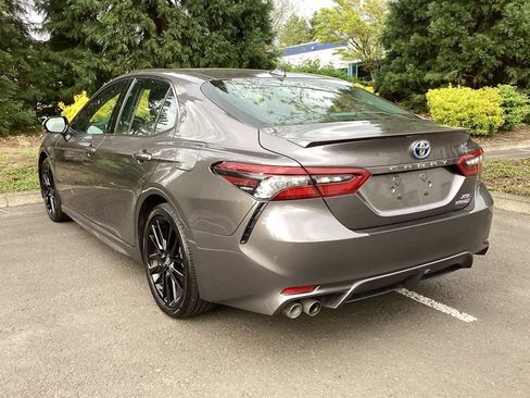 Used 2024 Toyota Camry XSE w/ Navigation Package image 12