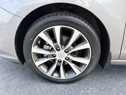 Used 2020 Hyundai Elantra GT w/ Style Package 02 FWD image 26