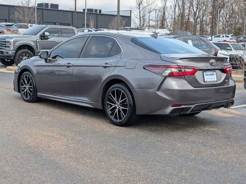 Used 2021 Toyota Camry SE image 8