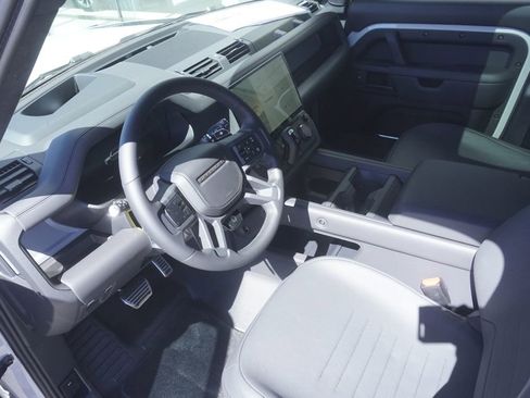 New 2026 Land Rover Defender 110 OCTA image 19