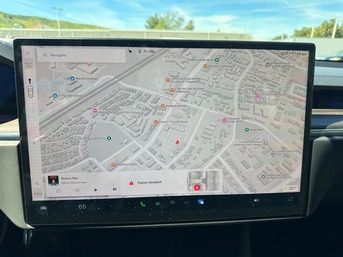 Used 2022 Tesla Model S image 13