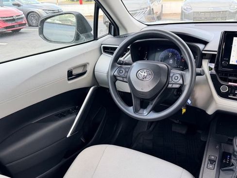 Used 2026 Toyota Corolla Cross L FWD image 10