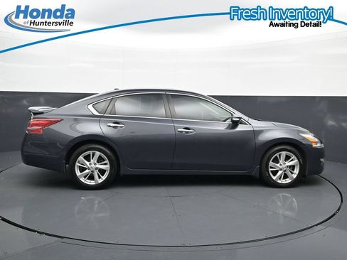 Used 2013 Nissan Altima 2.5 SL w/ 2.5 Moonroof Pkg FWD image 11