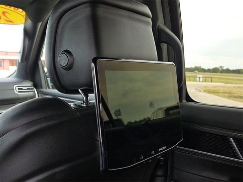 Used 2024 Jeep Wagoneer Series III w/ Premium Group I image 19