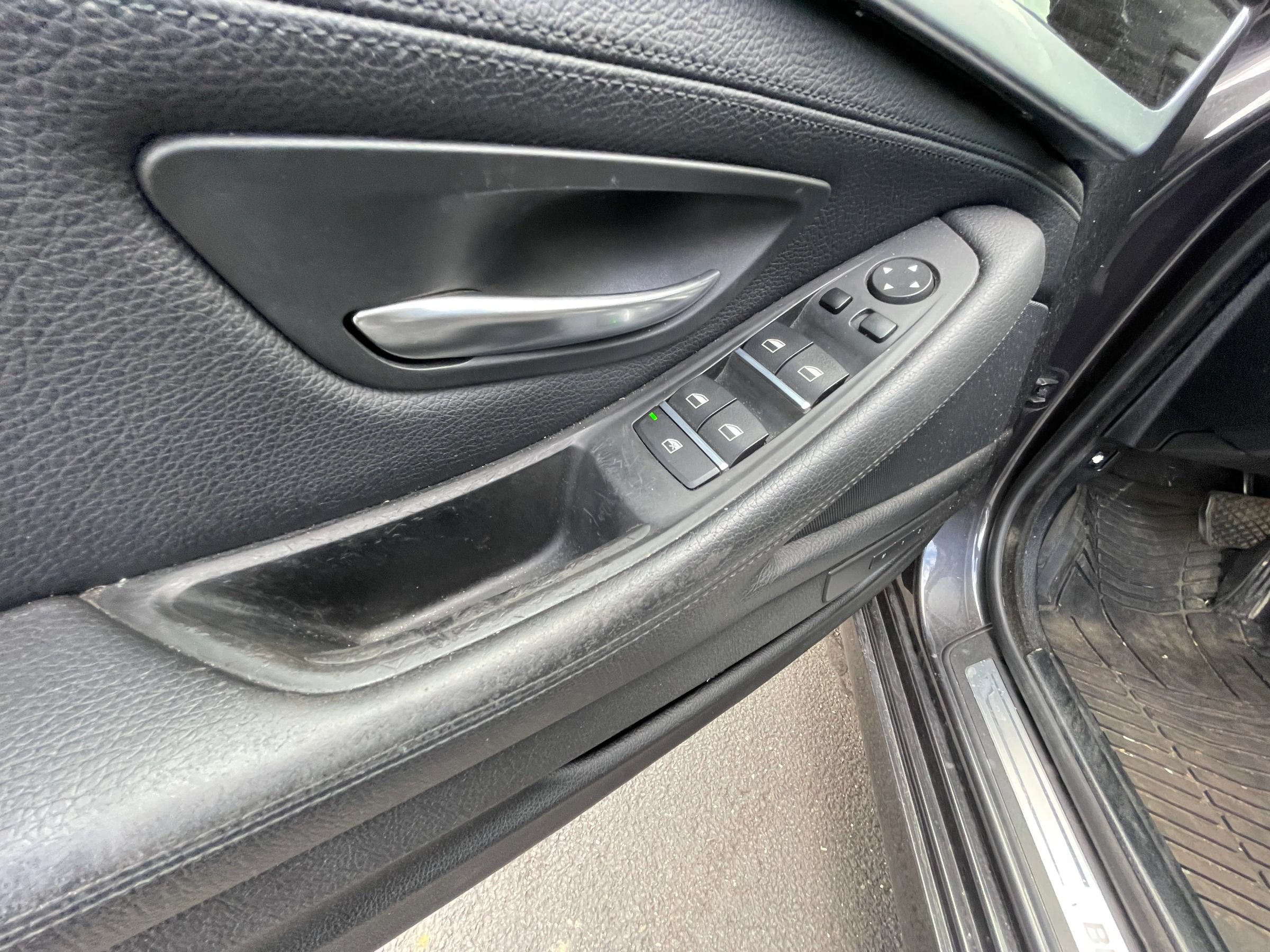 Used 2014 BMW 535i xDrive Sedan AWD/4WD image 12