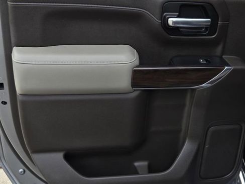 Used 2020 GMC Sierra 1500 SLT image 11