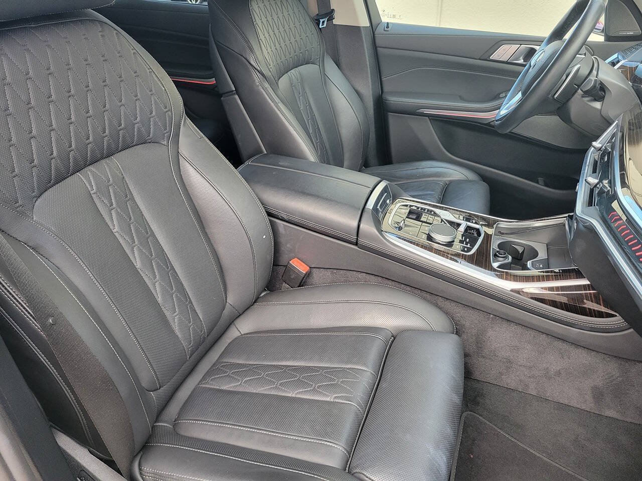 Used 2026 BMW X7 xDrive40i AWD/4WD image 9