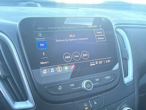 Used 2023 Chevrolet Malibu LT image 31