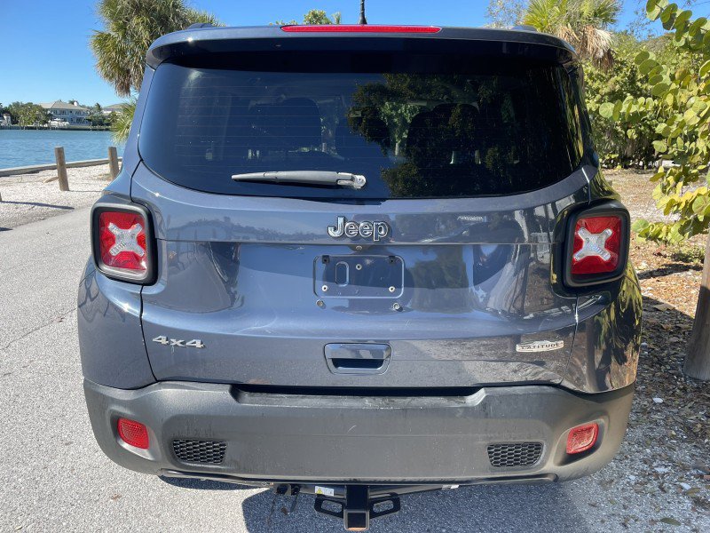 Used 2021 Jeep Renegade Latitude w/ Convenience Group AWD/4WD image 32