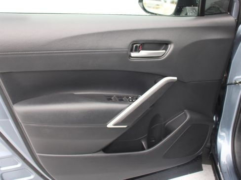 Certified 2024 Toyota Corolla Cross XLE image 10