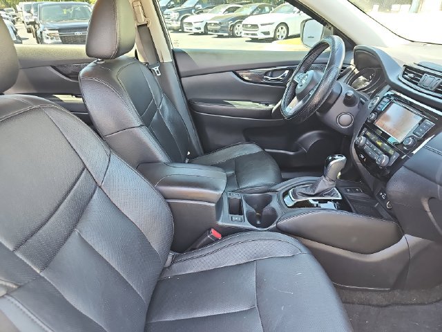 Used 2020 Nissan Rogue SL w/ Premium Package FWD image 12