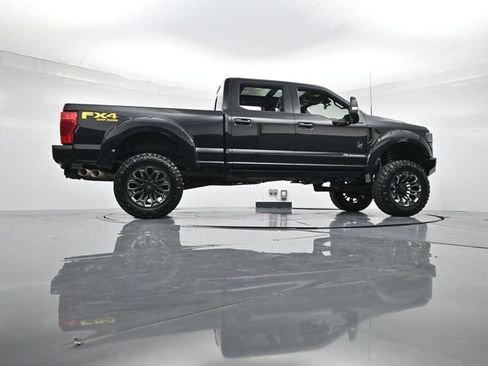 Used 2022 Ford F250 Lariat w/ Black Appearance Package image 31