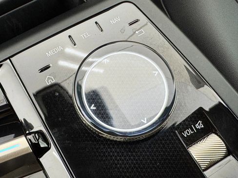 Used 2024 BMW iX xDrive50 w/ Sport Package image 37