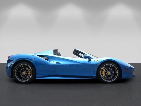 Certified 2018 Ferrari 488 Spider RWD image 2