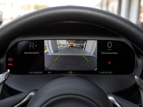 Used 2025 McLaren 750S Spider image 46