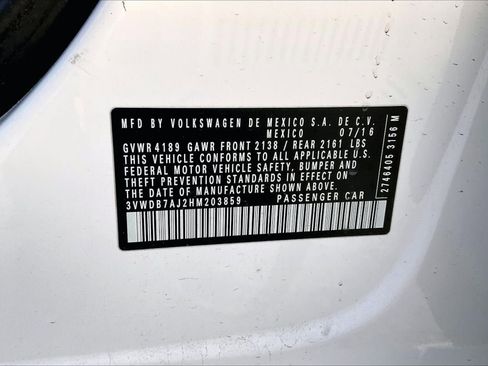 Used 2017 Volkswagen Jetta SE image 32