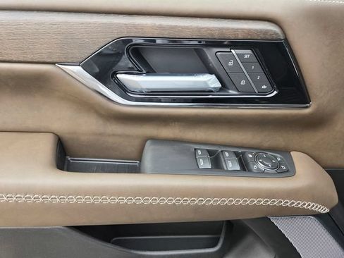 New 2026 GMC Yukon XL Denali Ultimate AWD/4WD image 9