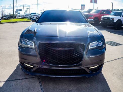 Used 2023 Chrysler 300 Touring L image 2