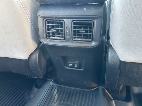 Used 2021 Toyota RAV4 XLE w/ XLE Grade Weather Package AWD/4WD image 32