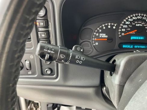 Used 2004 GMC Sierra 1500 SLE w/ Light Duty Power Package AWD/4WD image 11