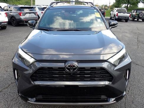 Used 2025 Toyota RAV4 XSE AWD/4WD image 9