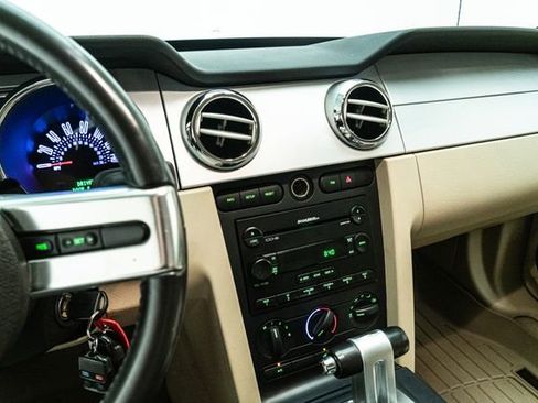 Used 2006 Ford Mustang GT Premium image 23