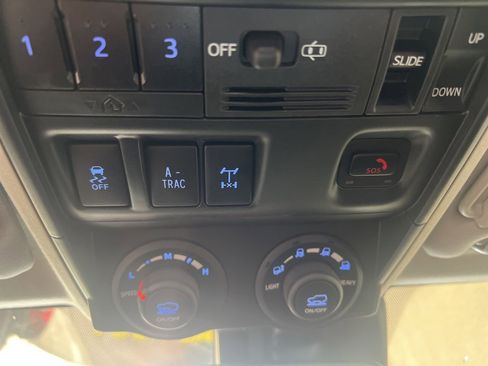 Used 2023 Toyota 4Runner TRD Off-Road Premium w/ Moonroof Package AWD/4WD image 16