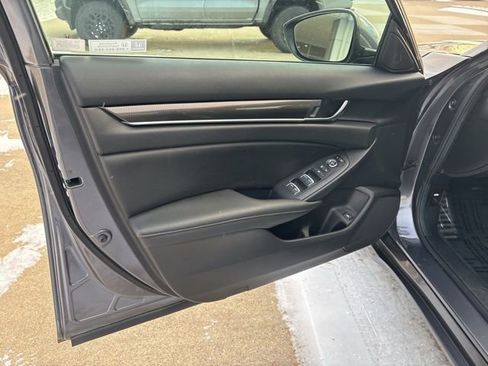 Used 2020 Honda Accord Sport image 11