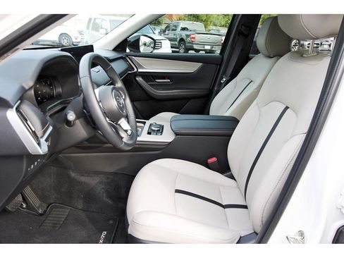 Certified 2025 MAZDA CX-70 3.3 Turbo w/ Premium Package image 11