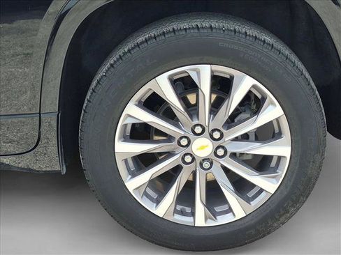 Used 2022 Chevrolet Traverse Premier FWD image 25