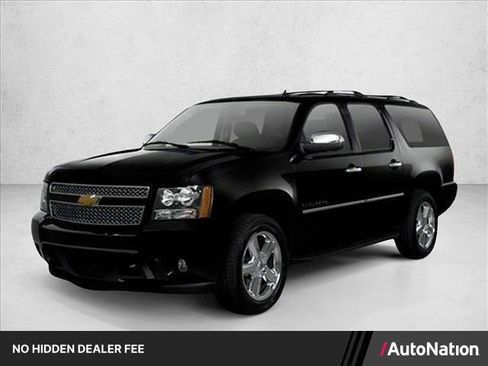 Used 2013 Chevrolet Suburban LT RWD image 1
