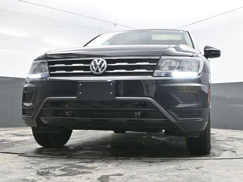 Used 2021 Volkswagen Tiguan SE image 32
