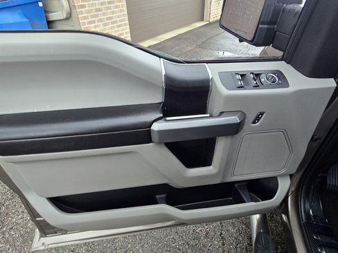 Used 2018 Ford F150 XLT AWD/4WD image 11