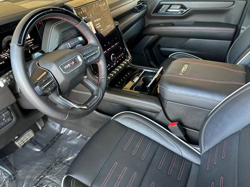 Certified 2025 GMC Yukon XL AT4 Ultimate AWD/4WD image 10