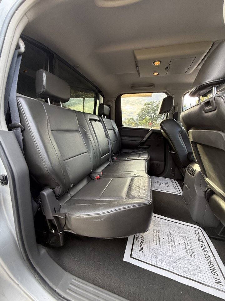 Used 2006 Nissan Titan LE AWD/4WD image 19