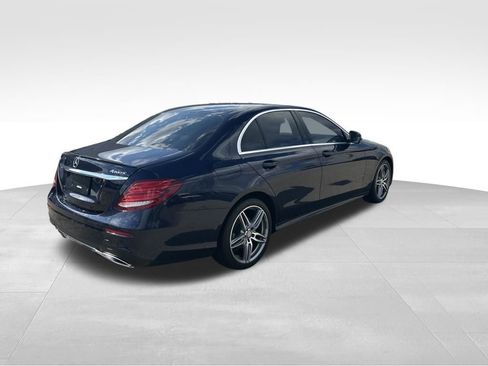 Used 2017 Mercedes-Benz E 300 4MATIC image 5