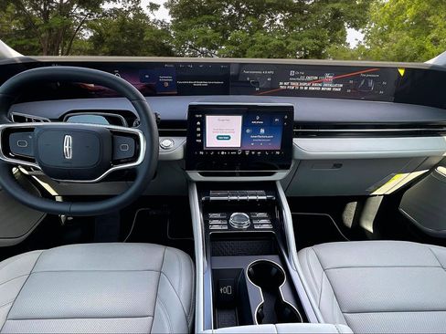 New 2026 Lincoln Nautilus Premier w/ Equipment Group 102A image 5