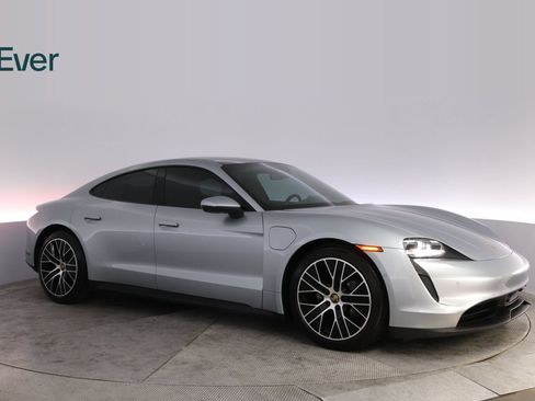 Used 2022 Porsche Taycan RWD image 14