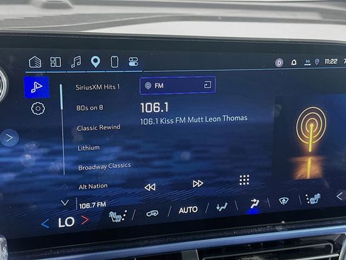 Used 2025 Chevrolet Equinox EV LT image 19