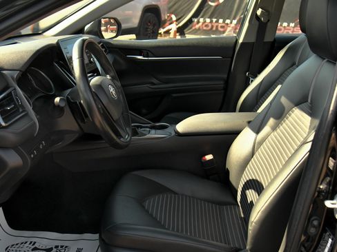 Used 2023 Toyota Camry SE FWD image 18