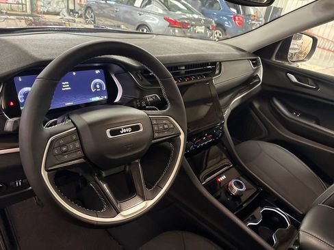 Certified 2023 Jeep Grand Cherokee L Laredo w/ Luxury Tech Group I image 17