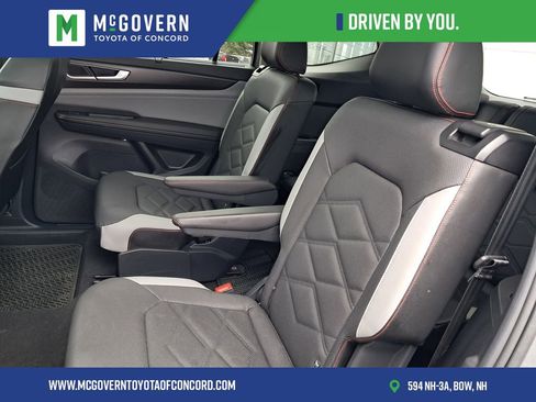 Used 2024 Volkswagen Atlas Peak Edition SEL image 14